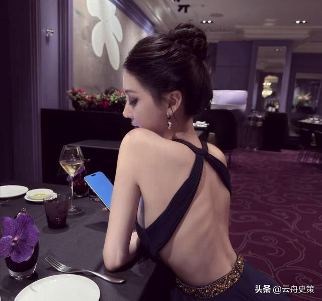 王思聪曝猛料！点名某女网红是外围女，7天20W！还把对方账号晒出