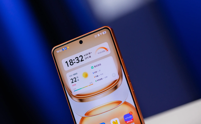 又一款直屏新机曝光：配天玑9400+8000mAh
