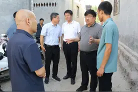 沁源县：赵永进在沁河镇调研城中村背街小巷改造工作图片