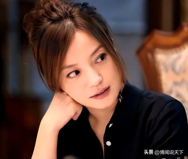 “封杀”4年后，49岁赵薇财力现状被扒，结果估计和你想得不一样