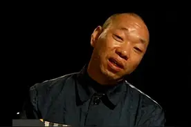 2010年，河南男子谎称外出打工，却藏在纸箱中三天，发现意外秘密图片