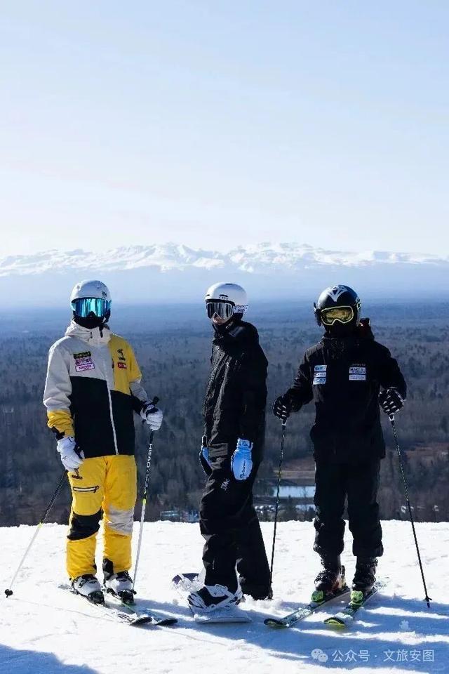 听说在安图滑雪，摔跤是种享受？这粉雪绝了，滑一次就上瘾！