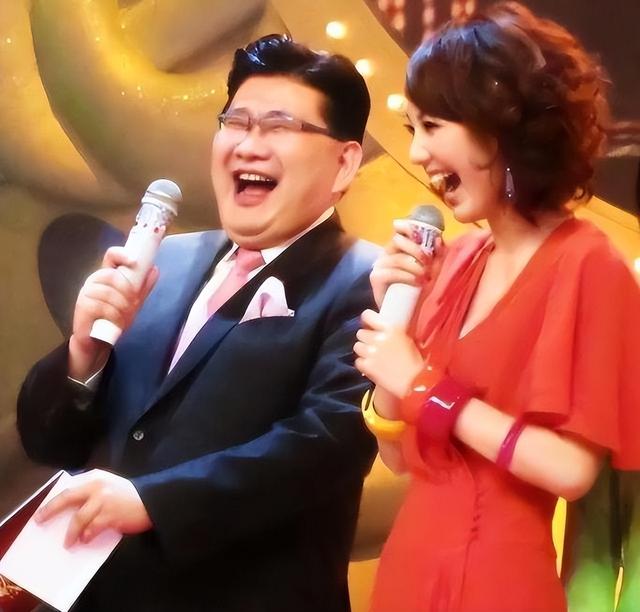 私生活混乱、被央视开除、陪睡上位？王冠身上的标签究竟有多离谱