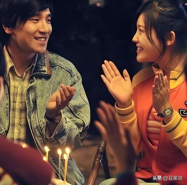 面相又变了！49岁赵薇广东吃饭，又老又瘦没架子，却再无回头路走