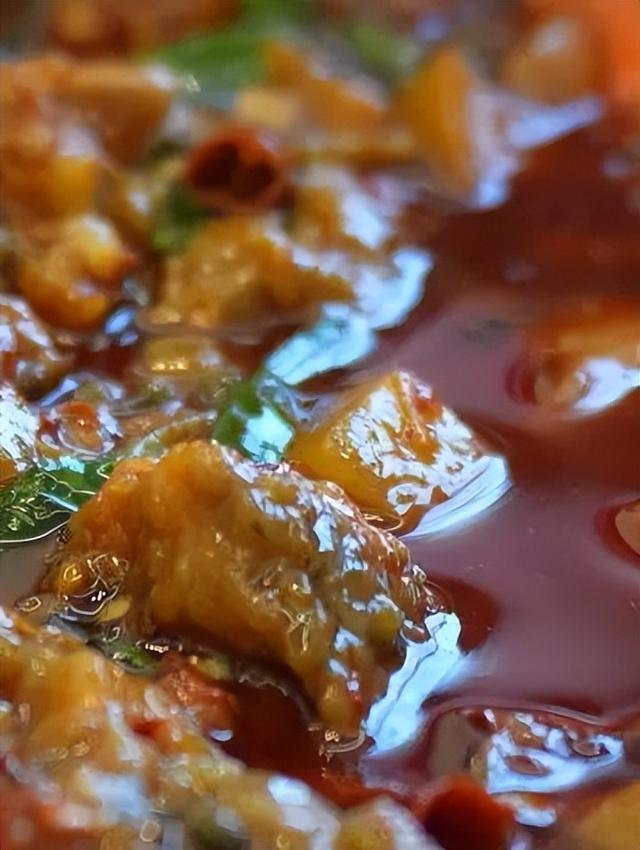 成都出发2.5h刹拢最绝红叶之城！秋色媲美九寨，一城吃够三省美食！更有山林温泉泡过瘾！