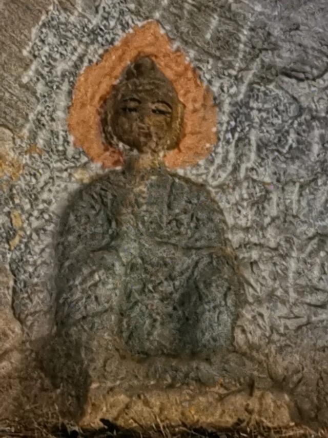 洛阳最可惜的千年石窟：好心涂金身、画红唇，反而毁掉国宝！