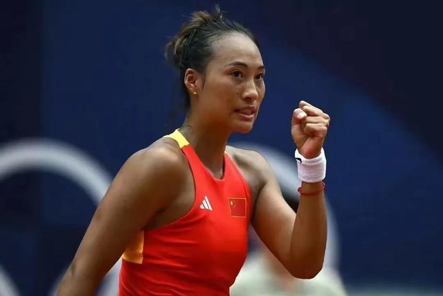 原来李娜真没说错！被人民日报点名的郑钦文，暴露真实处境！