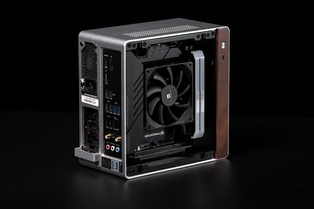 英特尔酷睿Ultra5 230F+铭瑄挑战者H810ITX+乔思伯NV10装机分享！