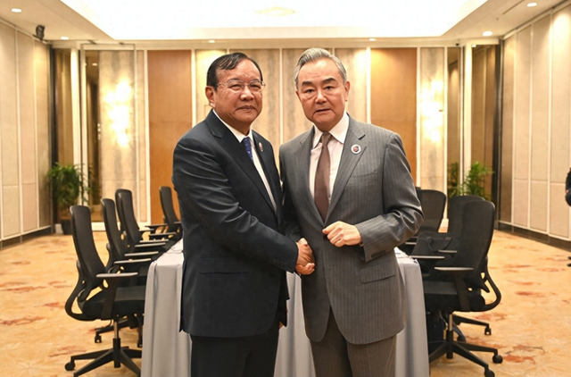民调出炉，佩通坦收到坏消息，新总理浮出水面，泰国要听王毅劝