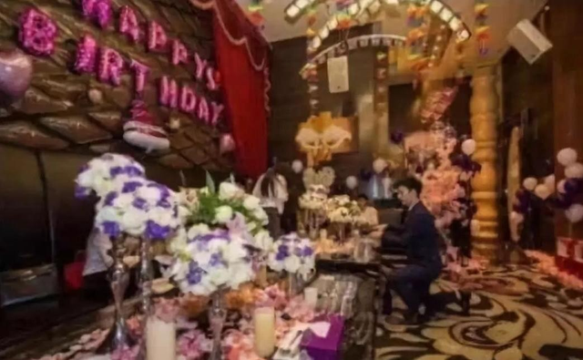 奢靡淫逸的白马会所：性交易泛滥，让富婆挥金如土，最终一夜覆灭