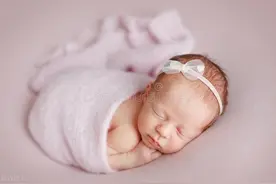 婴儿被抱错后续：妈妈调侃粗心丈夫，网友：幸好来得及，不然得散图片