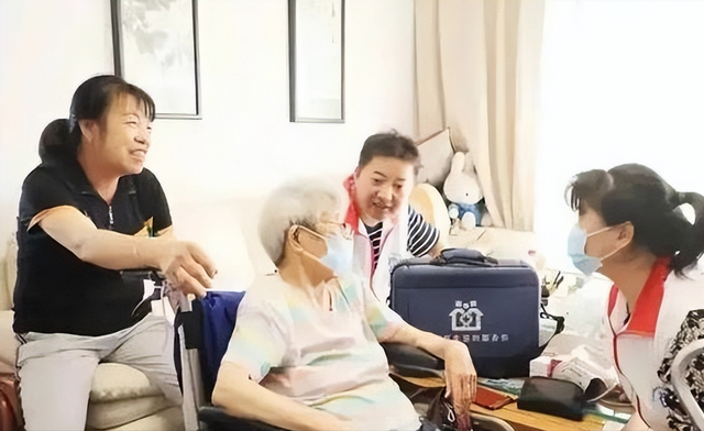 江苏大一女生开养老院，无人入住却有近400名客户	，员工全是60后