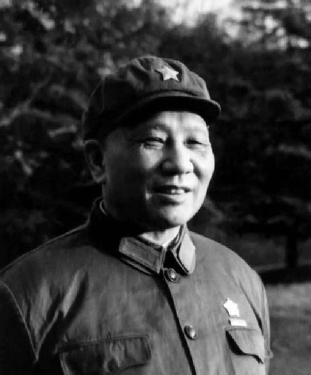 下属请示市委书记唐亮，陈毅来南京如何招待，唐：做川菜，吃大龙