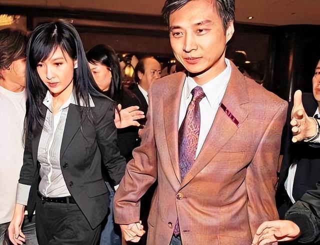 被戴8次绿帽子，3次被捉奸在床，这就是我们“玉女”守卫的爱情