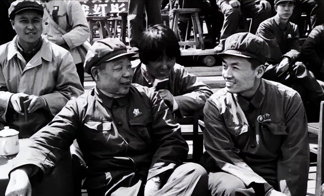 1976年，毛主席为何下令拿掉叶剑英的兵权？事后才知主席用心良苦