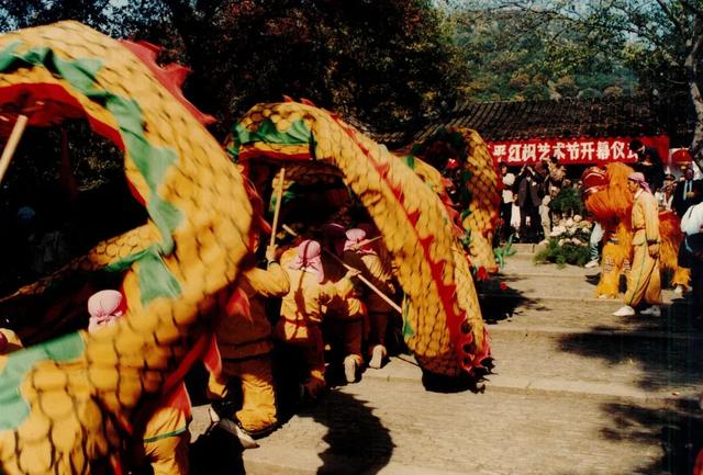 报！天平山红枫已进入变色期
