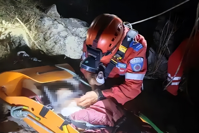 武功山、腾格里火了！徒步的诗与远方，要带“安全”走