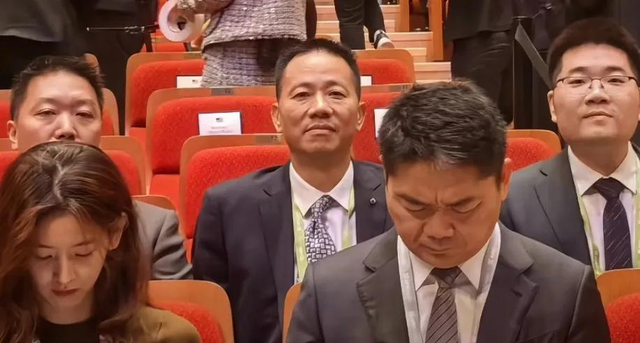 婚变风波48小时后，刘强东不再沉默，坦言“在老婆面前没了自信”