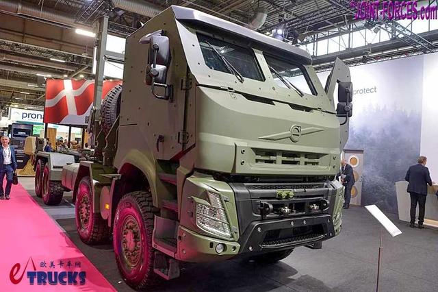 8×8驱动+防弹驾驶室，性能超强悍！实拍沃尔沃FMX军用越野重卡