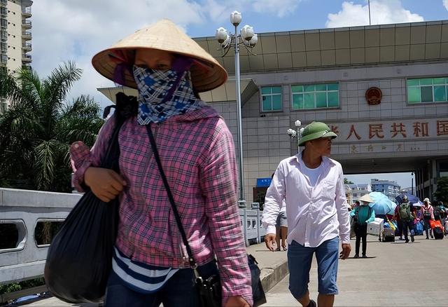 为庆祝大阅兵，越南每人发10万现金，要求4天内发齐，让民众受益