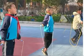 每天跳绳10分钟，孩子成绩暴涨的秘密！科学验证的5大学习加速器图片