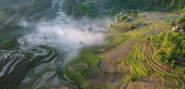 一条铁路，87万人的地缘突围
