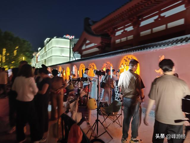 大唐不夜城，地摊文化天花板，估计大唐也没这么热闹