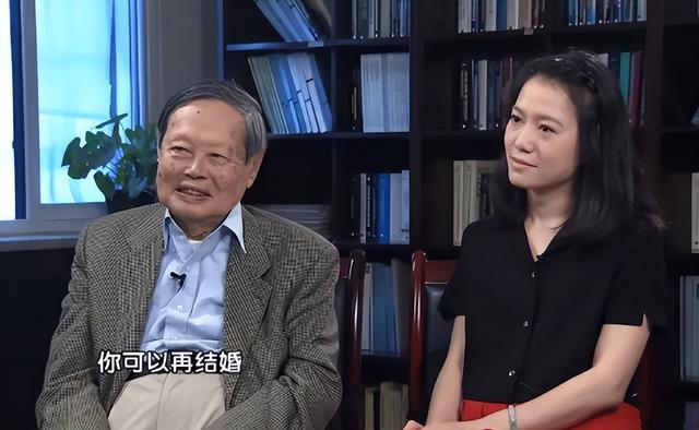 演都不演了！杨振宁去世仅7天，恶心的事情发生了，结局大快人心