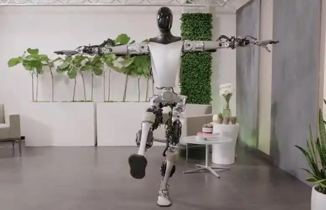 特斯拉擎天柱秀功夫！AI自主驱动，2025年产5000台工厂机器人