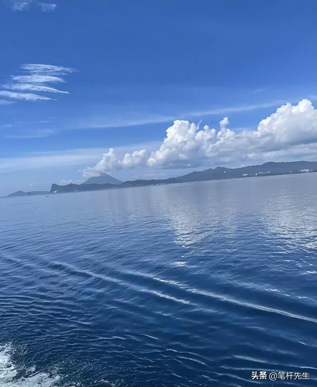 酒吧偶遇结奇缘！2 位姑娘划艇 165 天，穿越 1.2 万公里太平洋