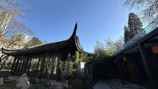 来京20多年，终于走进了一直不敢进的友谊宾馆......