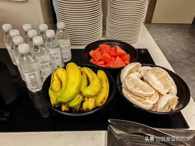 梅州这家酒店深夜粥到种类不少，做得真棒！