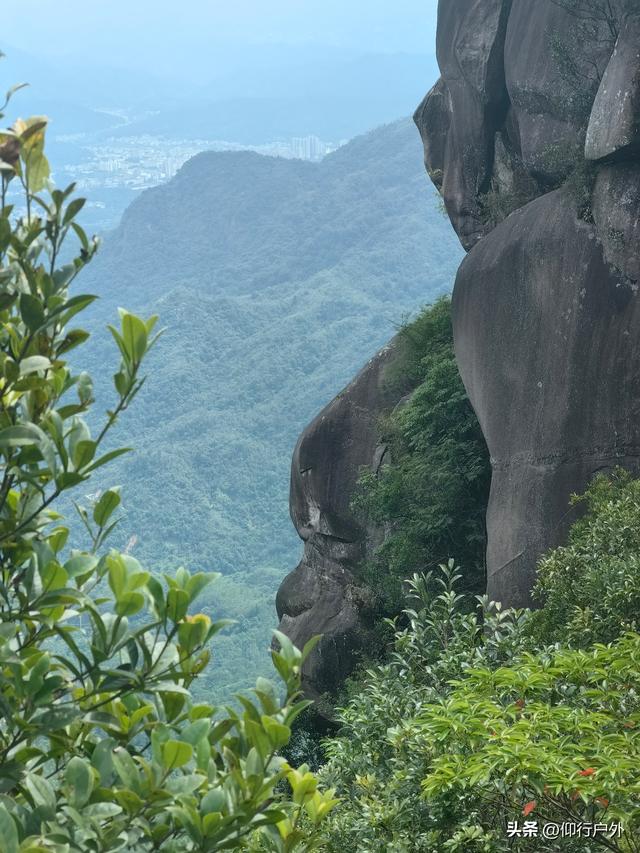 揭西猴面石徒步登山
