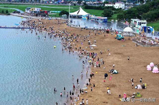 摩托艇破浪时突然懂了：为什么连云港的海，能让忙成陀螺的人放松