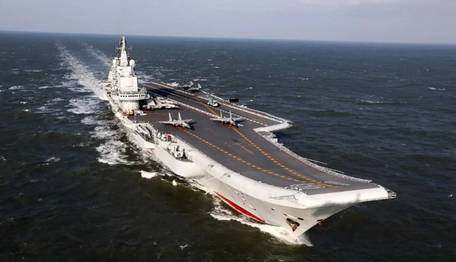 贼喊捉贼！日本冲闯演训区反遭照射，歼-15用技术优势教其做人