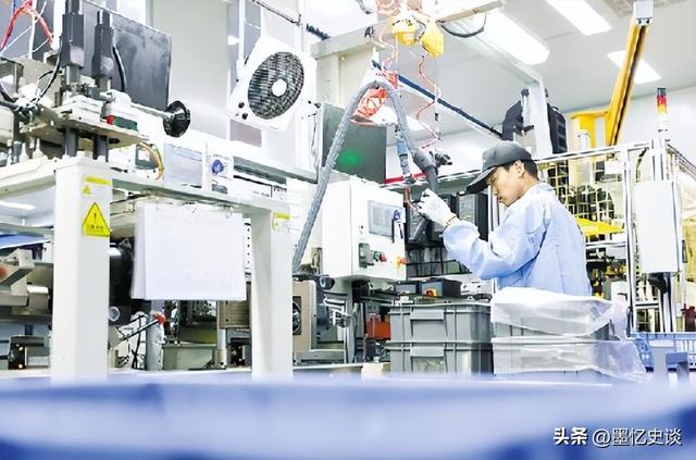 不比钱多比债多？中美日负债:美国36万亿，日本9.1万亿，中国意外