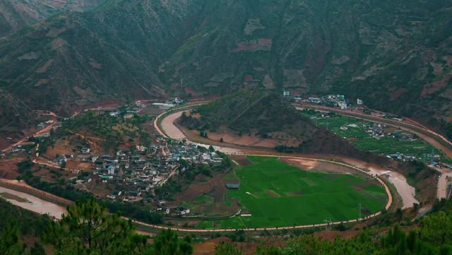 云南大理一座“避世古村”低调藏富贵，位于海拔1700多米的山中