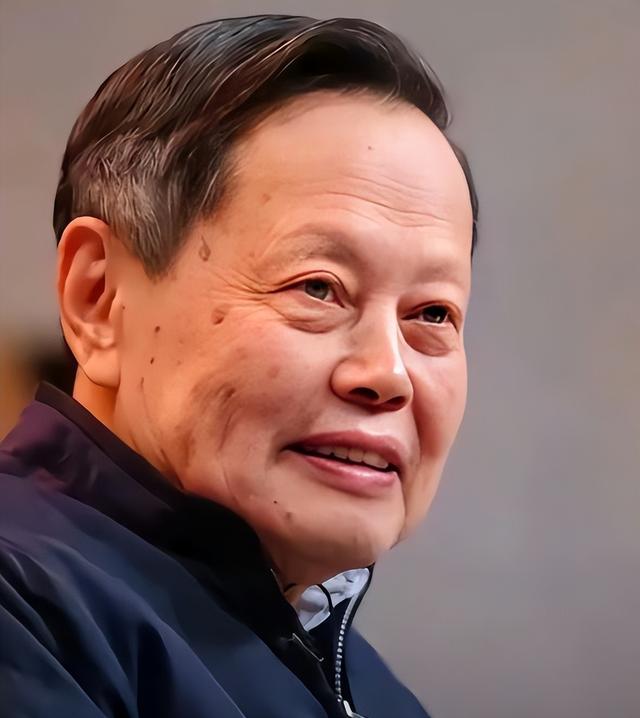 杨振宁葬礼结束，身披国旗无数人送行，可三大恶心情况还是发生了