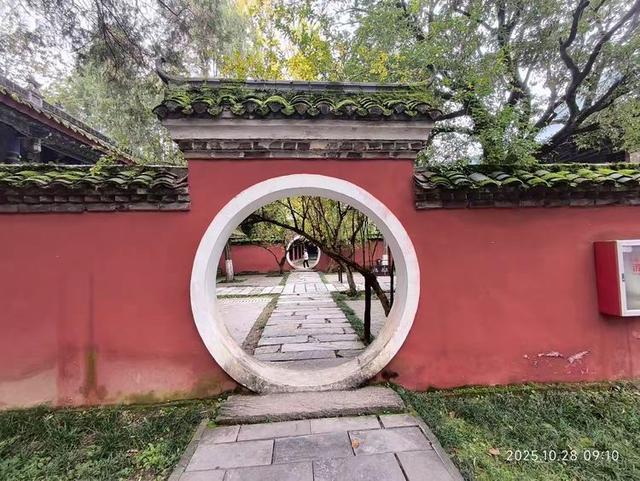 参观勉县武侯祠