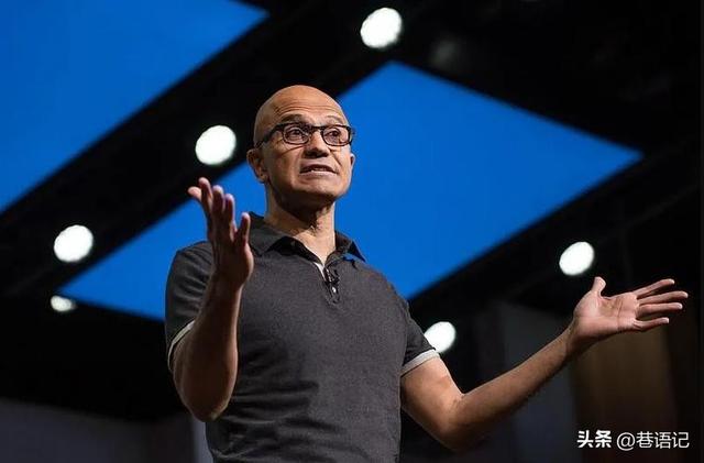 告别烧钱竞赛：微软双轨模型策略深耕AI基建生态