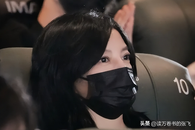 封杀四年，49岁赵薇突传消息，因胃癌去世传闻5个月前就真相大白