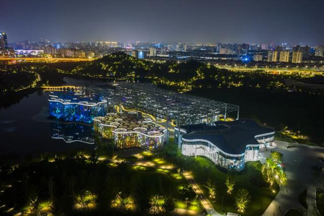既有烟火气，又有品质感！全域绽放夜间活力，浦东越夜越精彩