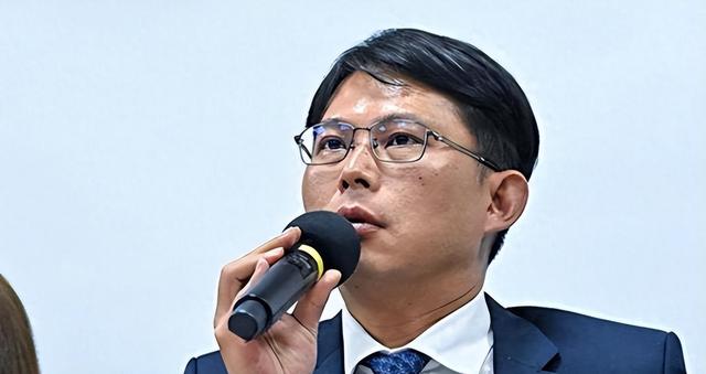 60：51！韩国瑜落锤，弹劾赖清德提案通过，郑丽文有个担忧或成真