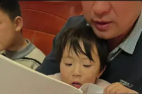 神童小满儿在读什么文章，你敢相信吗？图片