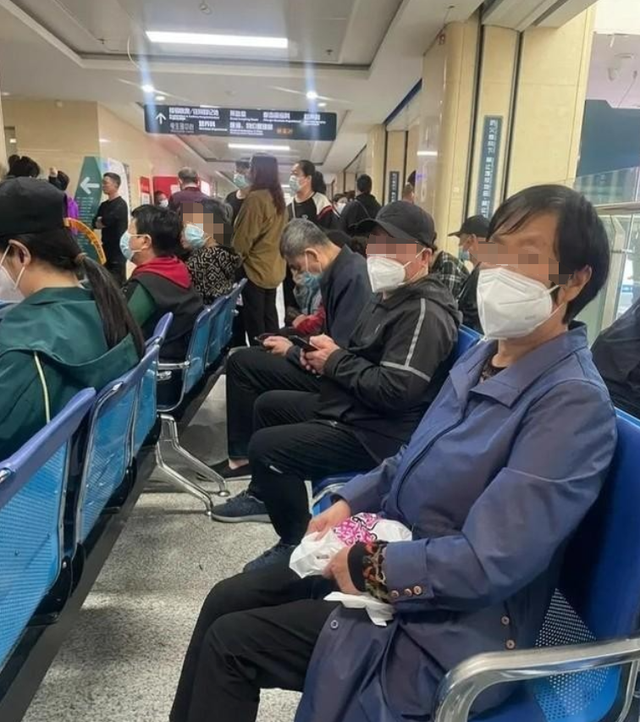 三亚终究踏上“不归路”，东北人撤离成潮！背后原因令人太无奈！