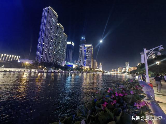 夜幕下的海河