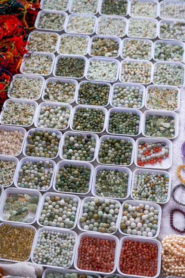 云南边陲21℃小城，比版纳好吃10倍，有多低调，就有多宝藏！