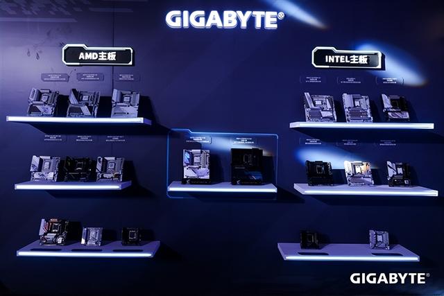 技嘉秀出六大肌肉！锐龙X3D打鸡血、DIY进入3.0新时代