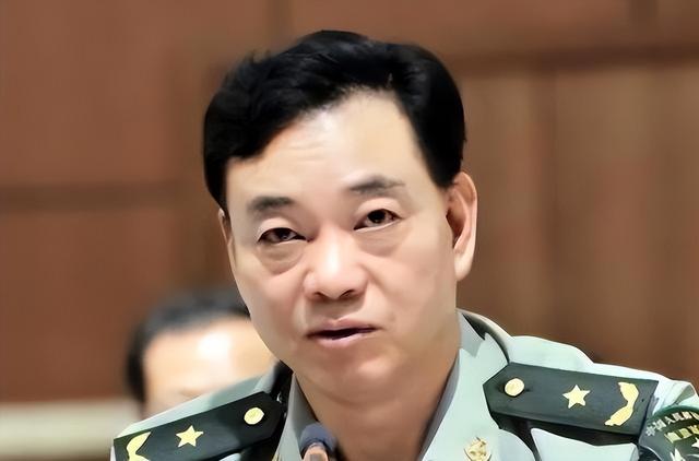 他是许世友将军之子，曾任安徽、江苏军区司令员	，今年已经74岁了