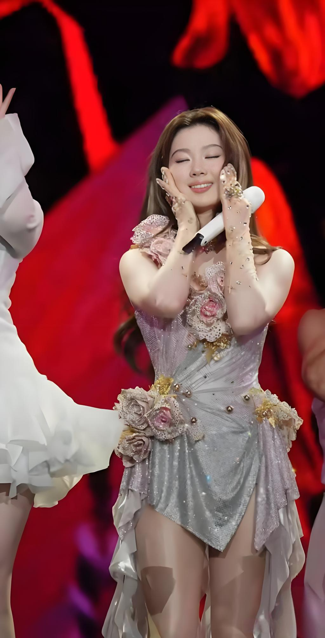 摄影师绝了！必须加鸡腿，这也太美了吧！